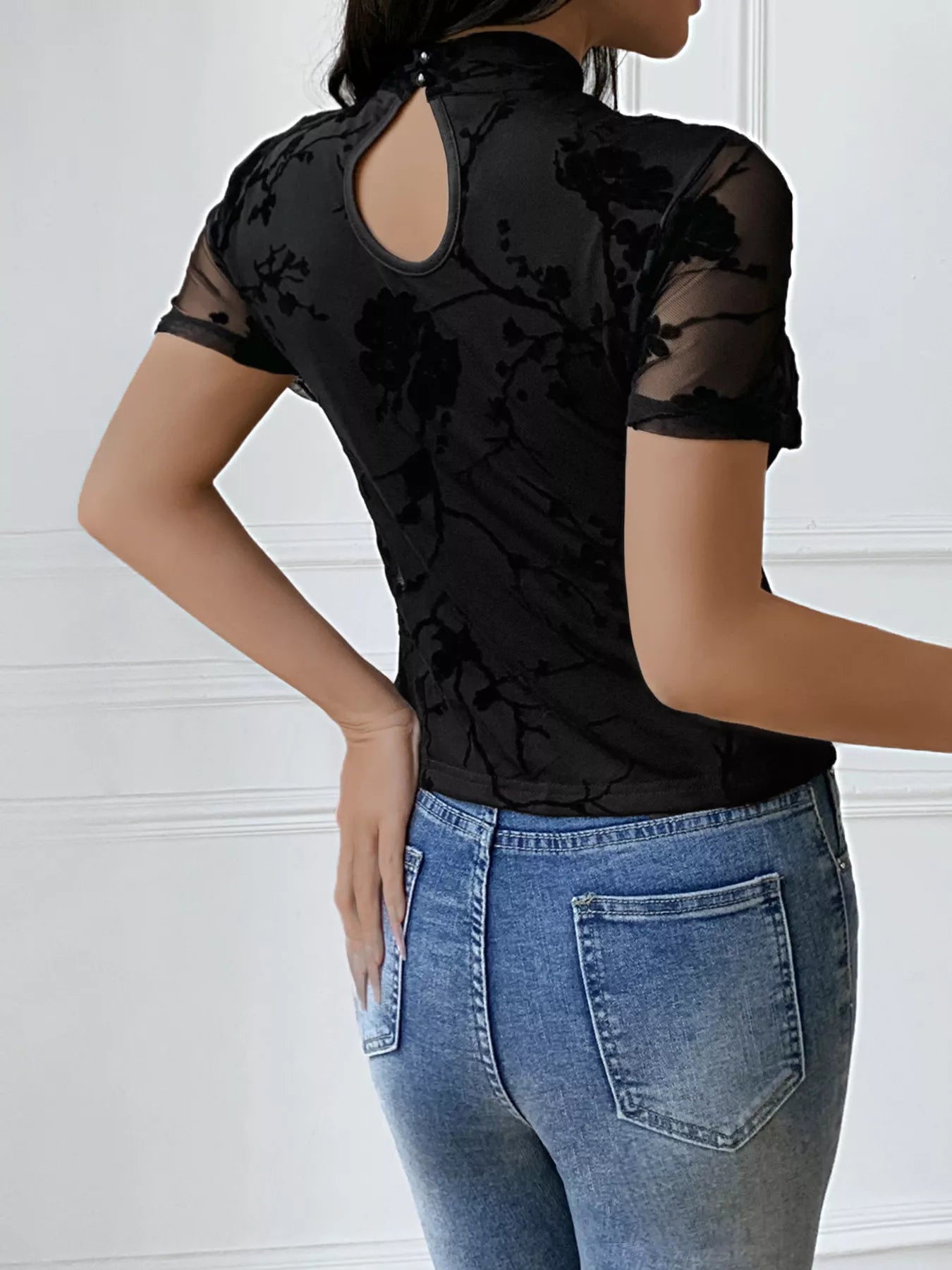 Stylish cutout front top women short sleeve stretchy design