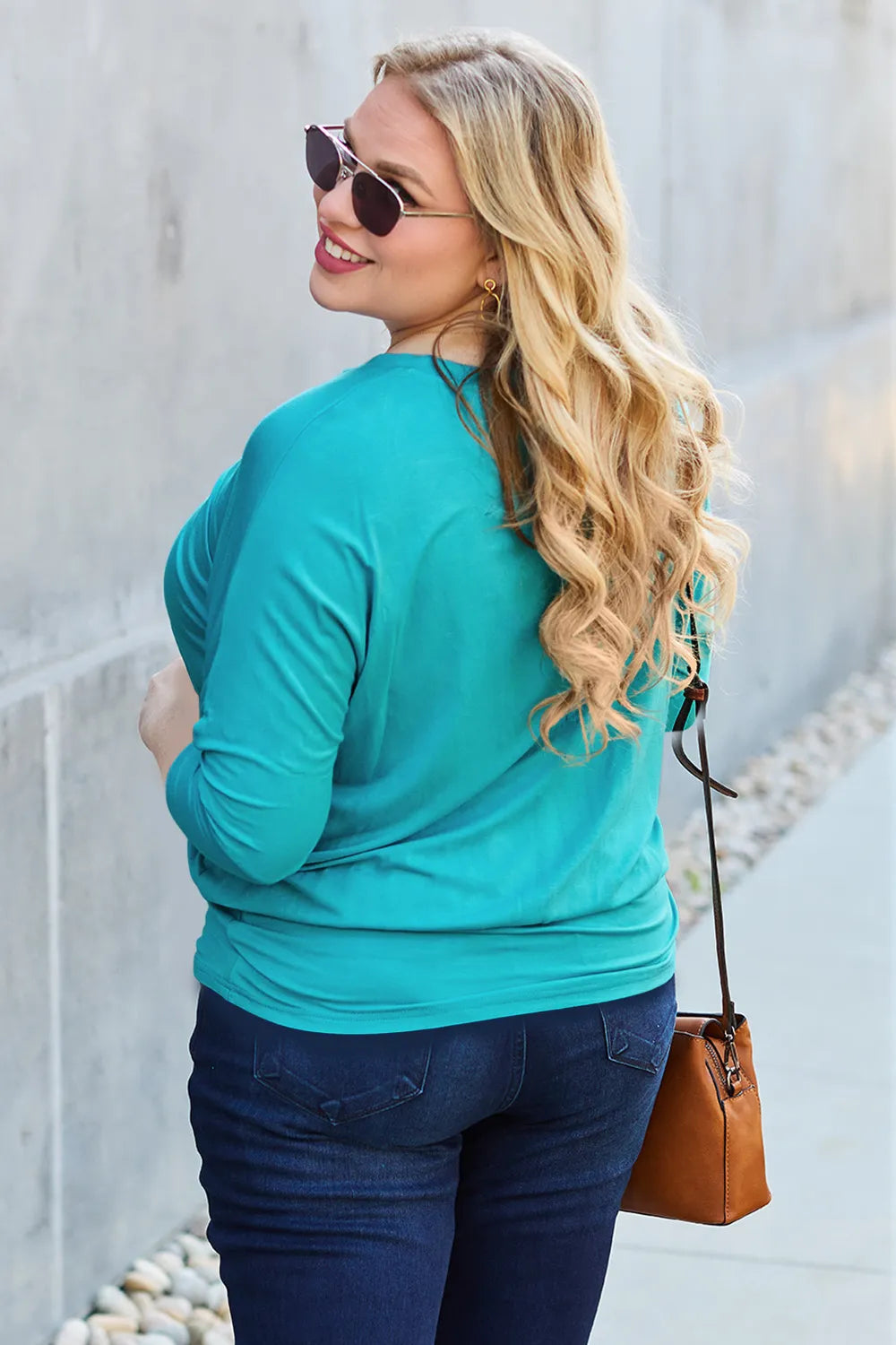 Lightweight women top batwing sleeve round neck full size