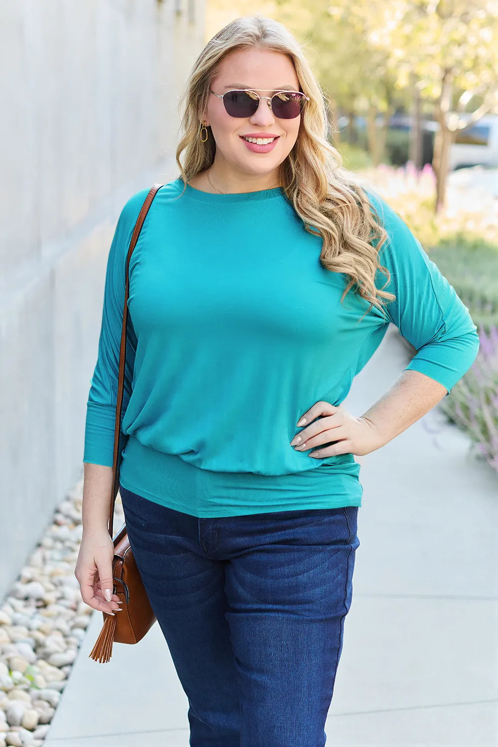 Lightweight women top batwing sleeve round neck full size