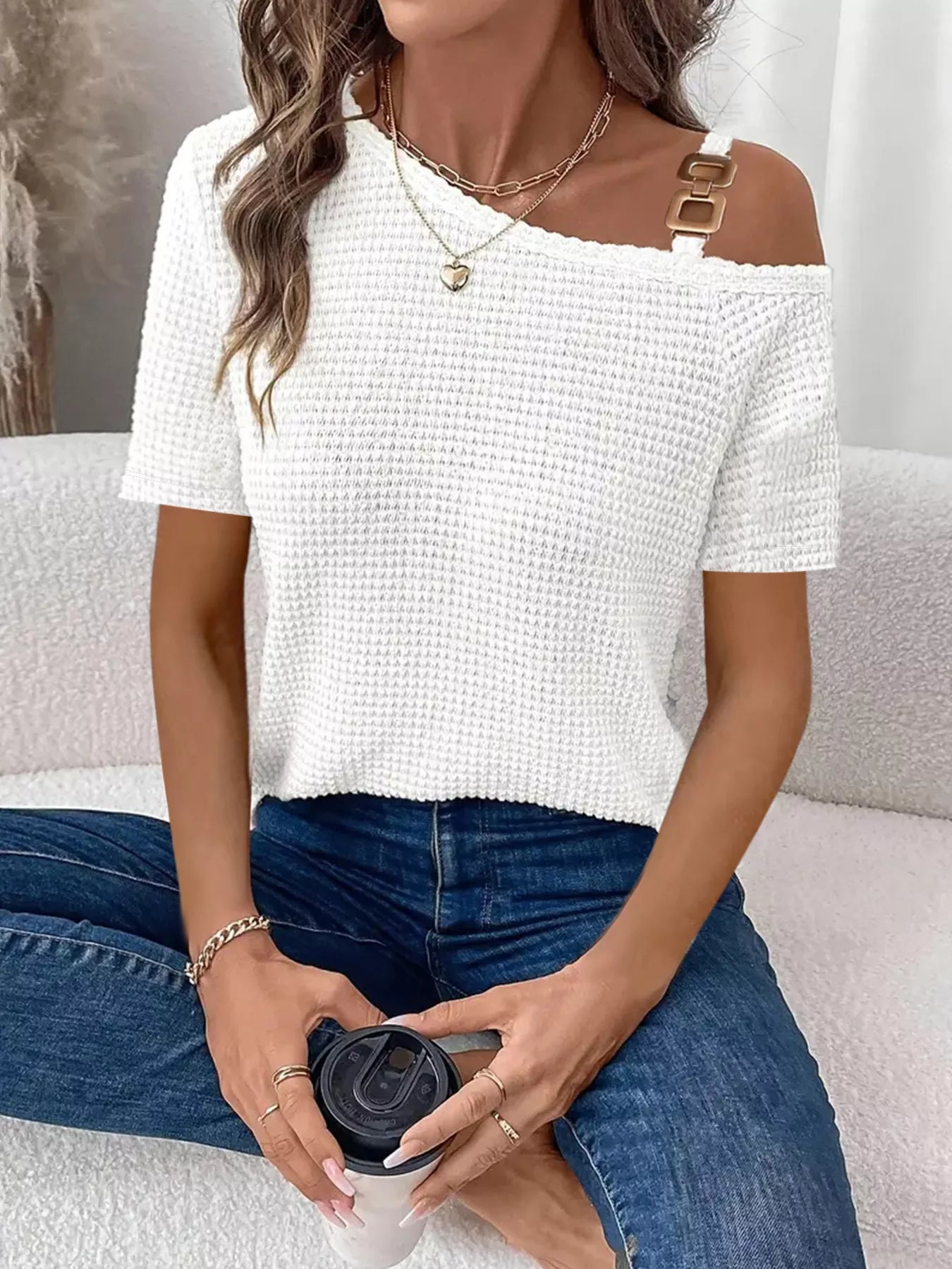 Lightweight waffle knit t shirt women one shoulder chain look