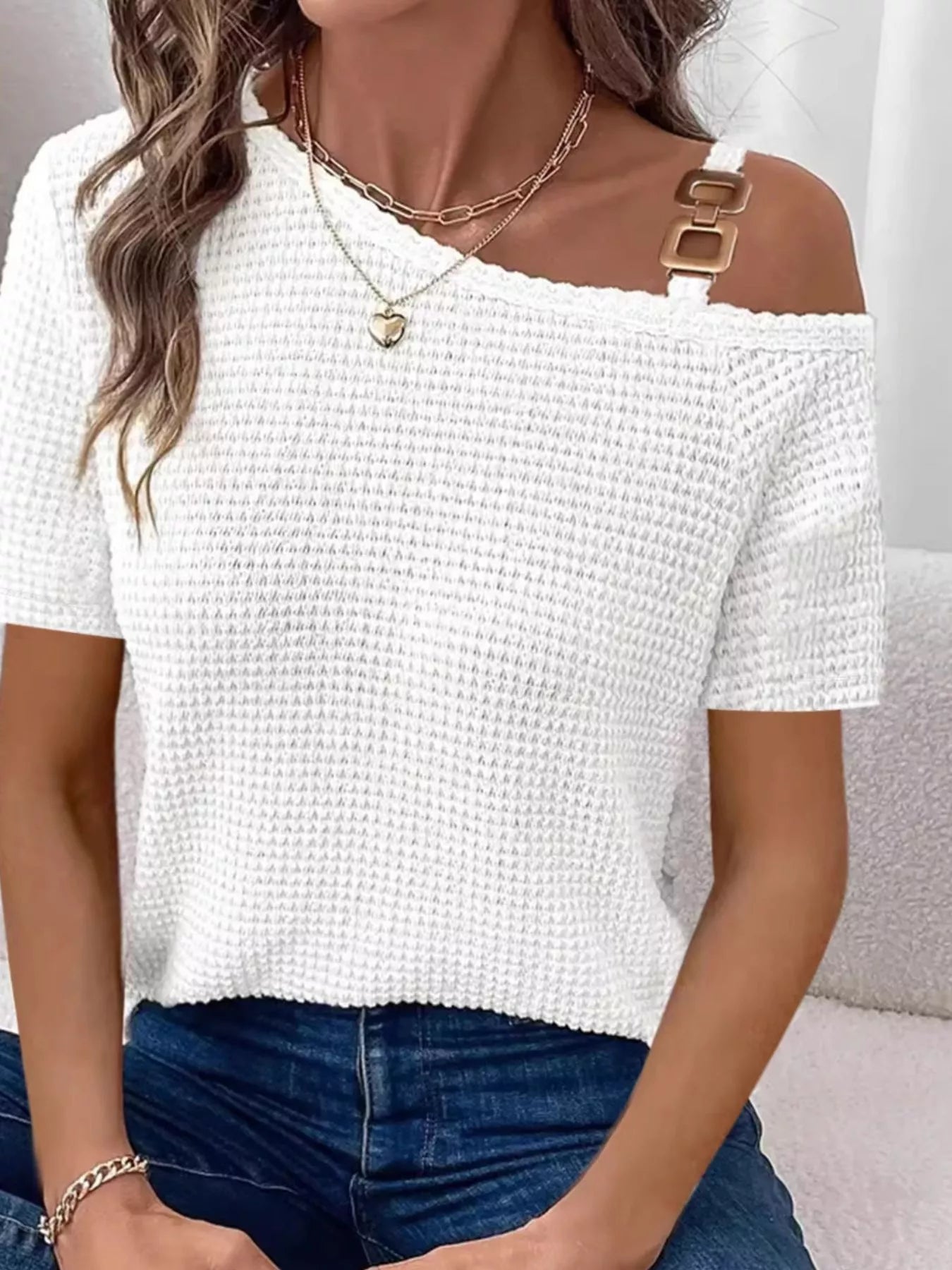 Soft fabric waffle knit t shirt women asymmetrical chain detail